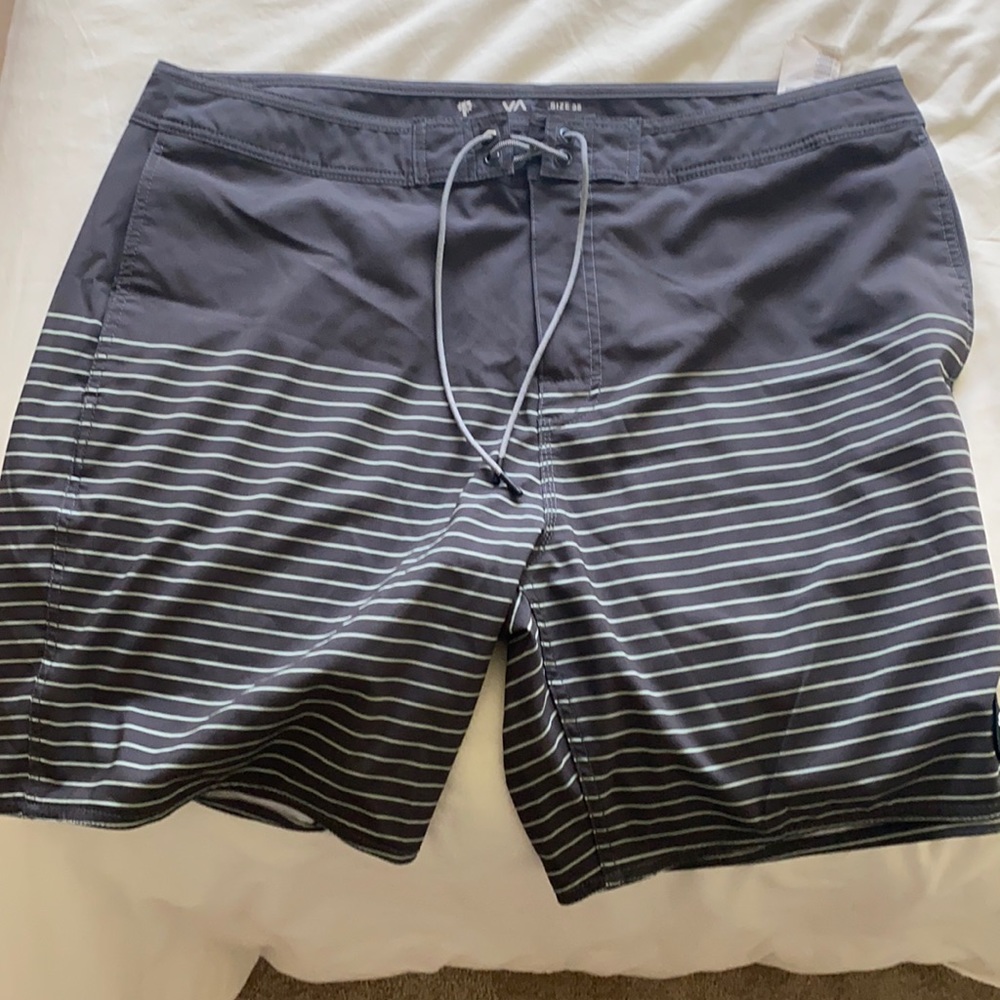 RVCA Curren caples trunk size 38